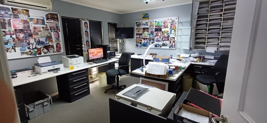 5 Bedroom Property for Sale in Nahoon Valley Park Eastern Cape